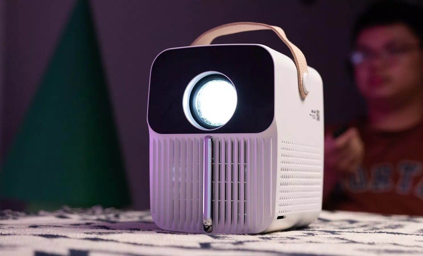 Beecube X2 Max Gen 3: Bùng nổ giải trí Tết sum vầy - Liệu có ngon - bổ - rẻ? âm thanh Beecube X2 Max Gen 3 chất lượng độc đáo Gen 3 giải trí hệ điều hành kỹ thuật màn hình máy chiếu phần mềm thiết kế thông số kỹ thuật tính năng