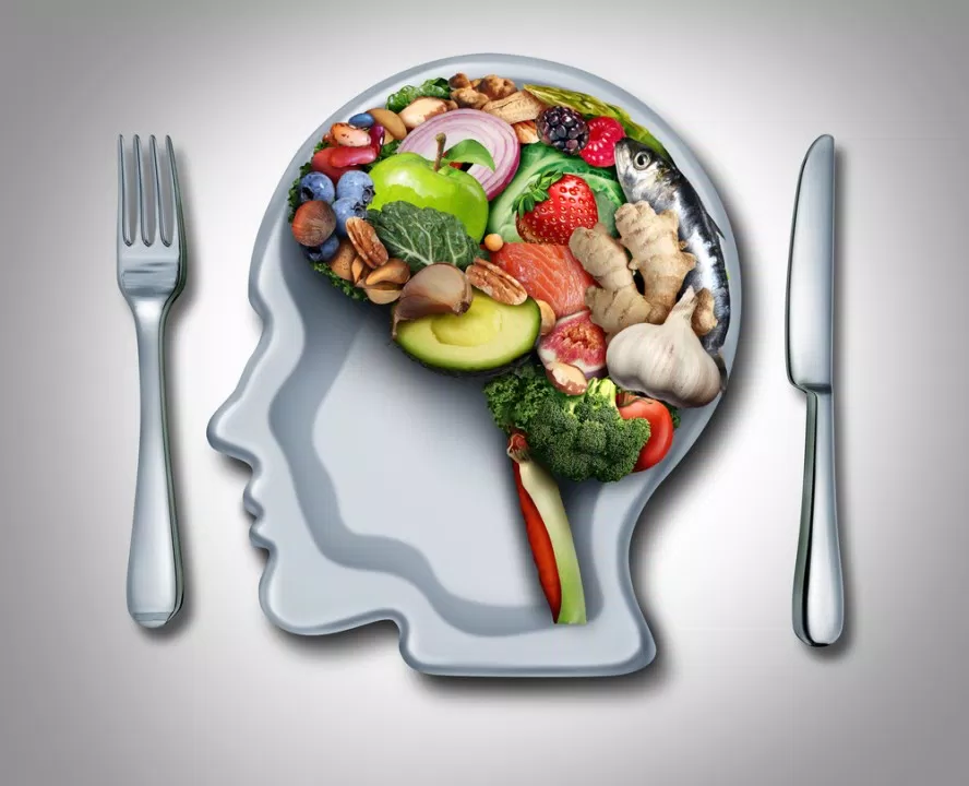 Chế độ ăn là yếu tố quan trọng ảnh hưởng đến trí não (Ảnh: Internet)