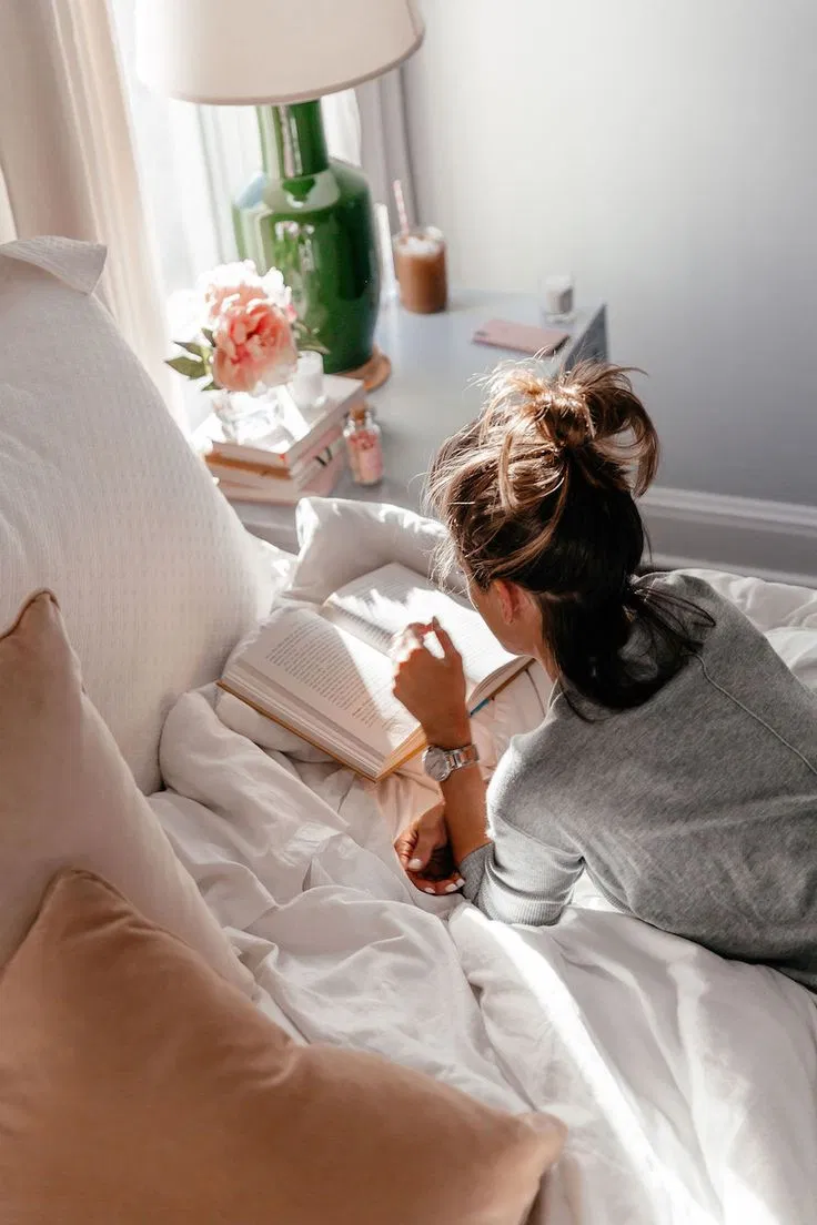 Việc đọc không chỉ giúp bạn nâng cao nền tảng kiến thức mà còn giúp bạn liên tục tiếp xúc với những từ mới.(Nguồn: Internet)