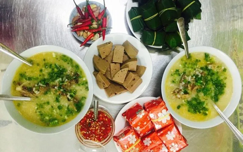 Cháo chả Huy Loan - Ảnh: Foody