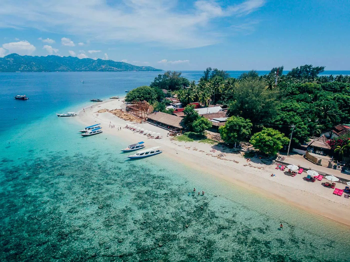 Gili Islands nổi tiếng với bãi biển đẹp, nước biển trong xanh và không khí yên bình (Nguồn: Internet) Gili Islands nổi tiếng với bãi biển đẹp, nước biển trong xanh và không khí yên bình (Nguồn: Internet)