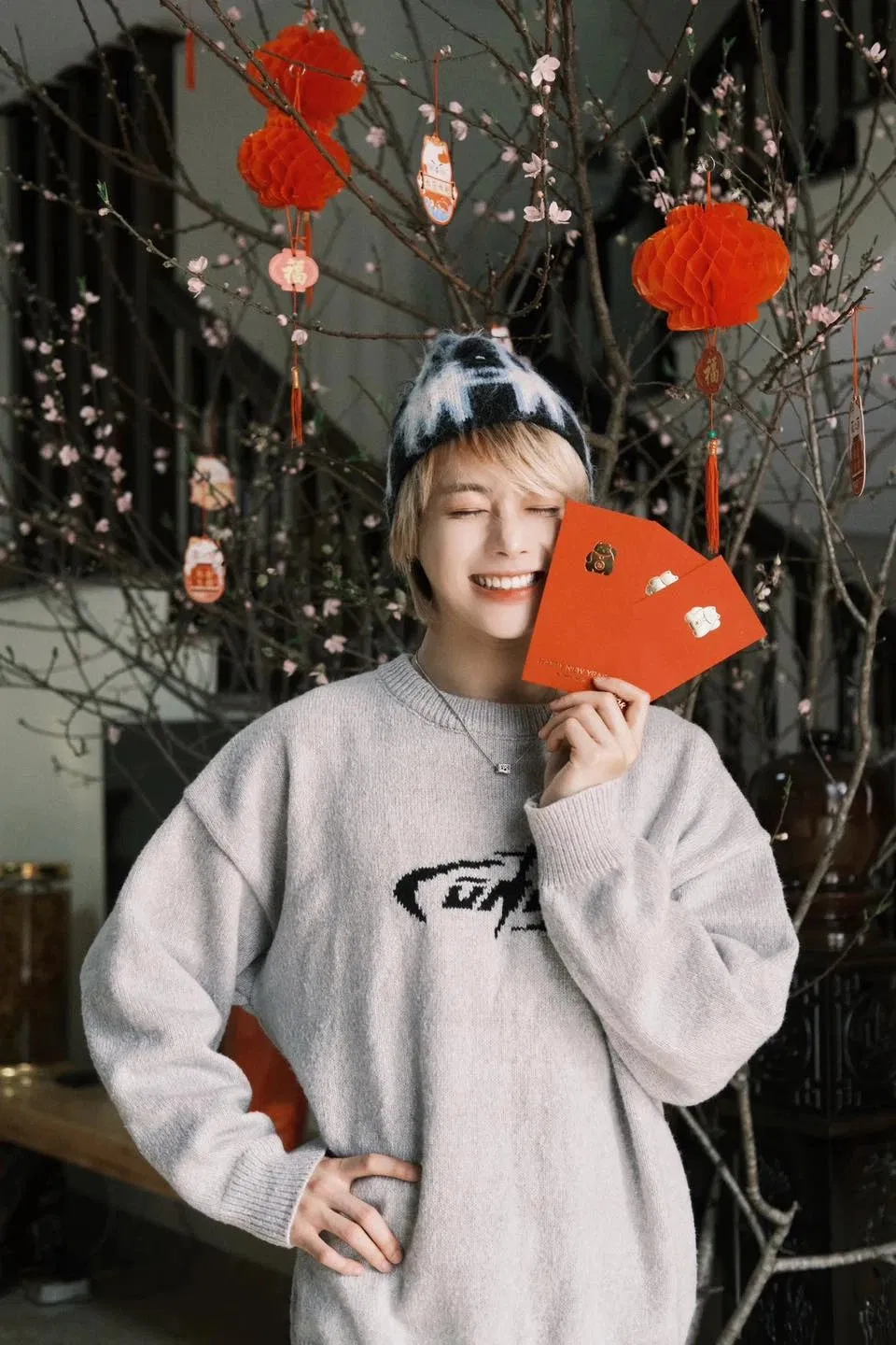 Nói về khoảng chăm quảng bá nước nhà thì không ai qua được Hanbin.