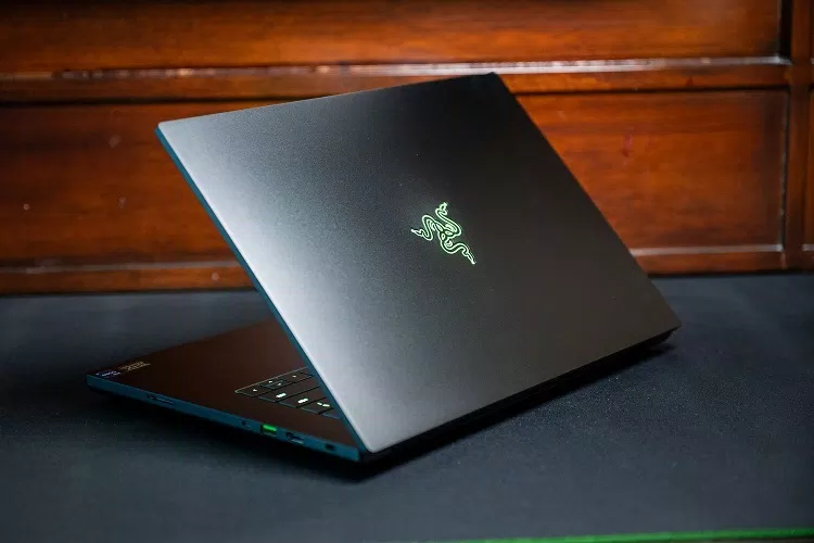 Laptop Razer Blade 16 (Ảnh: Internet)