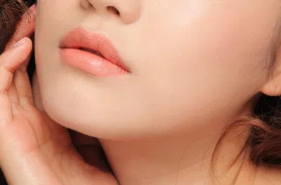 Màu son môi nude nhẹ nhàng, tự nhiên (Ảnh: Internet)