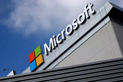 Microsoft, cho biết công ty đang hỗ trợ Intel trong nỗ lực trở thành nhà sản xuất chip hàng đầu toàn cầu (Ảnh: Internet)