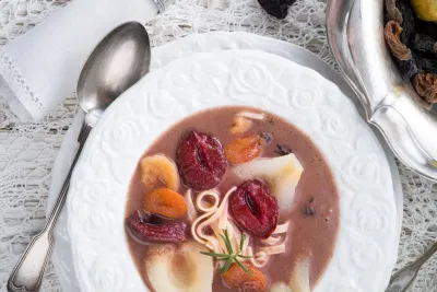 Các món ăn này hẳn sẽ hợp khẩu vị với ma cà rồng lắm đây (Ảnh: Internet)