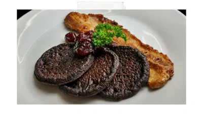 Các món ăn này hẳn sẽ hợp khẩu vị với ma cà rồng lắm đây (Ảnh: Internet)