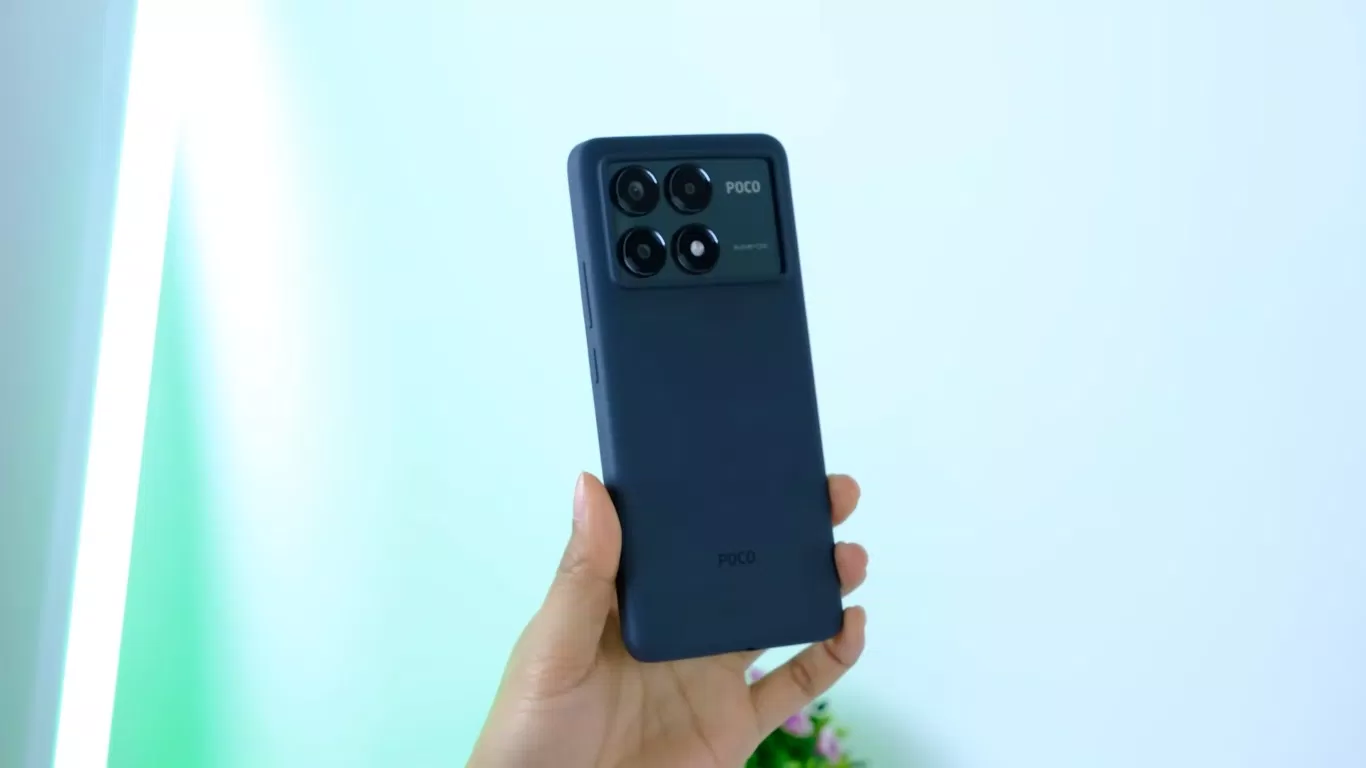 Xiaomi Poco X6 Pro được tặng kèm ốp lưng và củ sạc 67W (Ảnh: Internet)