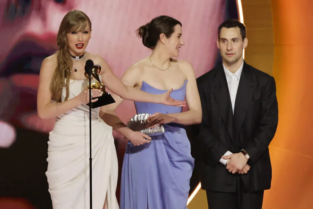 Taylor Swift và các đối thủ cạnh tranh Taylor Swift và các đối thủ cạnh tranh