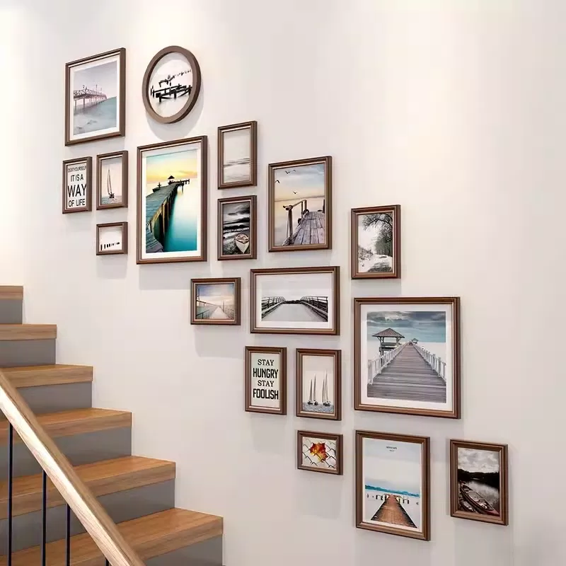 Cách treo tranh cầu thang hợp phong thủy (Ảnh: Internet) Cách treo tranh cầu thang hợp phong thủy (Ảnh: Internet)