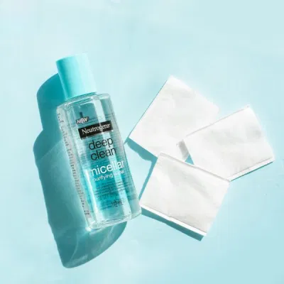 Nước tẩy trang Neutrogena Deep Clean được bày bán rộng rãi (ảnh: Internet)