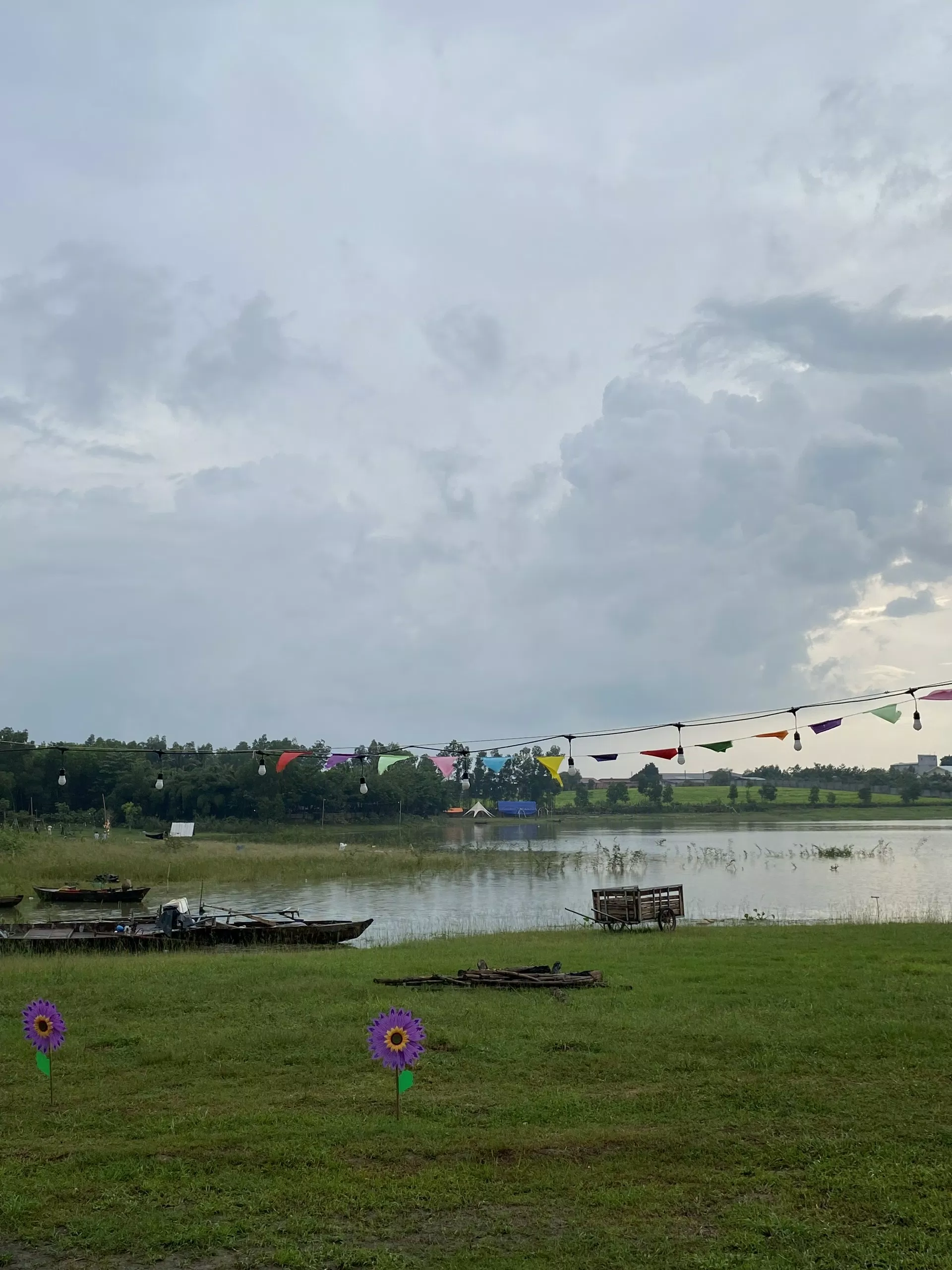 View ở quán Cây dừa Camping. (Nguồn: Tác giả) View ở quán Cây dừa Camping. (Nguồn: Tác giả)