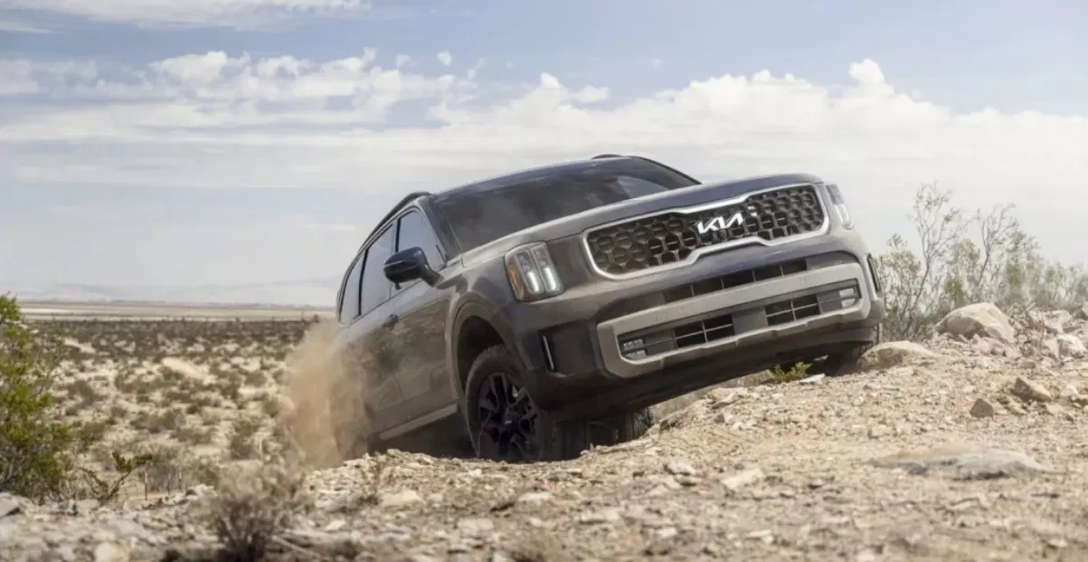 Xe Kia Telluride vượt địa hình (Ảnh: Internet)