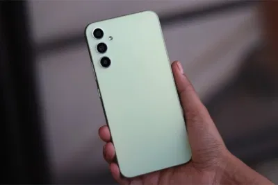 Cụm ba camera của Samsung Galaxy A35 5G (Nguồn: Samsung Official Store) Cụm ba camera của Samsung Galaxy A35 5G (Nguồn: Samsung Official Store)
