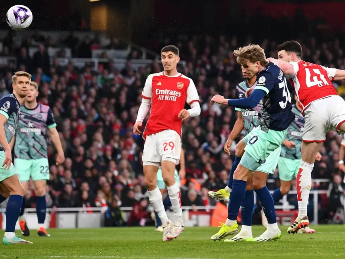 Arsenal thi đấu bản lĩnh trước Brentford để tạm chiếm ngôi đầu Ngoại Hạng Anh (Nguồn: Internet) Arsenal thi đấu bản lĩnh trước Brentford để tạm chiếm ngôi đầu Ngoại Hạng Anh (Nguồn: Internet)