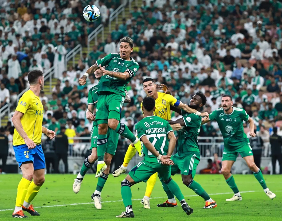 Firmino ghi bàn trong tư thế việt vị (Nguồn: Internet) Firmino ghi bàn trong tư thế việt vị (Nguồn: Internet)