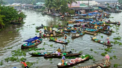 Chợ nổi Ngã Bảy đã khôi phục được sự sầm uất một thời (ảnh: internet) Chợ nổi Ngã Bảy đã khôi phục được sự sầm uất một thời (ảnh: internet)