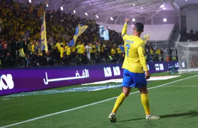 CR7 tiếp tục có "hành động lạ" sau khi bị khiêu khích (Nguồn: Internet)- CR7 tiếp tục có "hành động lạ" sau khi bị khiêu khích (Nguồn: Internet)-