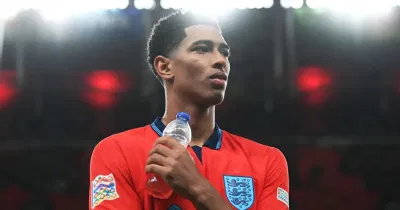 Bộ áo sân khách tuyệt đẹp của đội tuyển Anh ở World Cup 2022 chưa bao giờ được mặc ra sân ở Qatar (Ảnh: Internet) Bộ áo sân khách tuyệt đẹp của đội tuyển Anh ở World Cup 2022 chưa bao giờ được mặc ra sân ở Qatar (Ảnh: Internet)