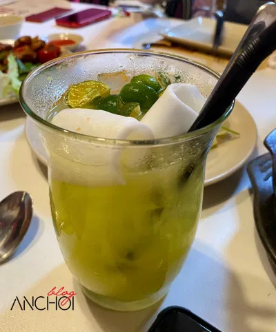 Món dừa tắc tại nhà hàng Ngon (nguồn: BlogAnChoi)