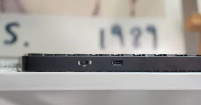 HyperWork HyperOne Gen 2: Bàn phím không dây đa năng, giá tốt cho dân văn phòng bàn phím Cảm giác gõ HyperOne Gen 2 Khung kim loại pin
