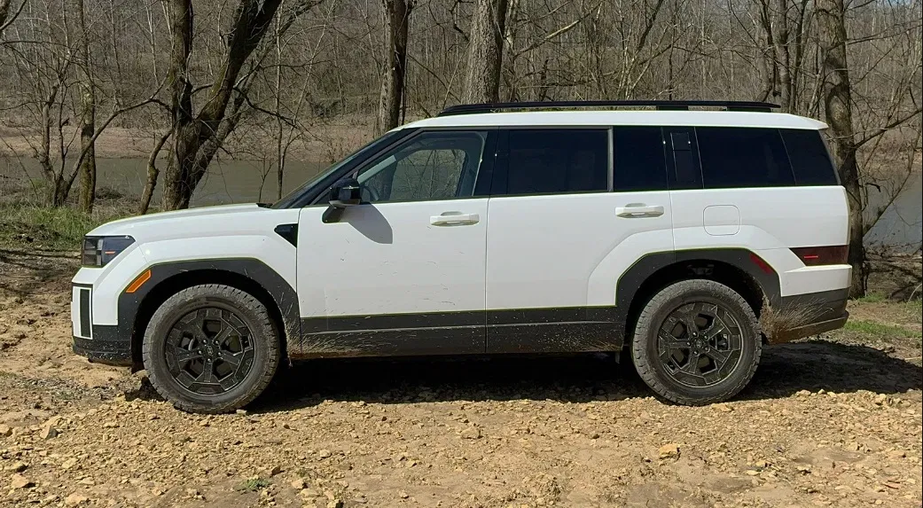 Xe Hyundai Santa Fe XRT 2024 (Ảnh: Internet)