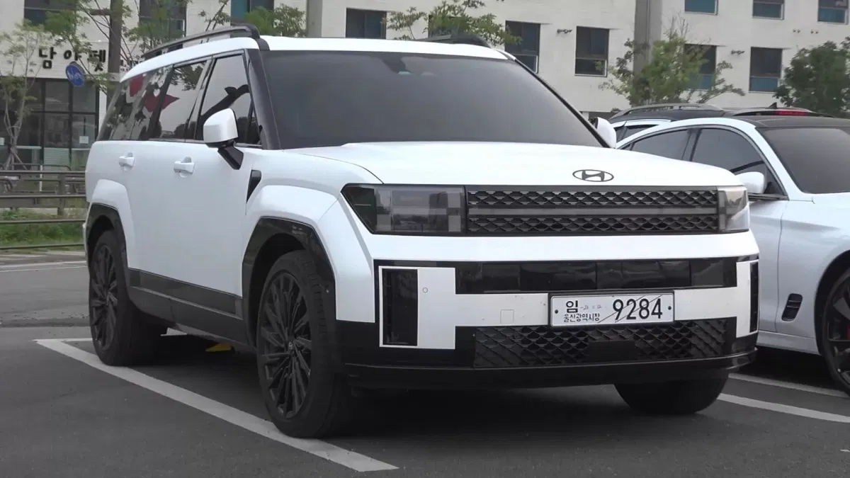 Xe Hyundai Santa Fe XRT 2024 (Ảnh: Internet)