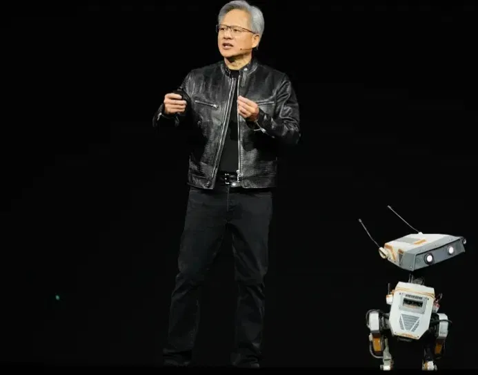 Robot đang phát biểu cùng Jensen Huang (Ảnh: Internet)