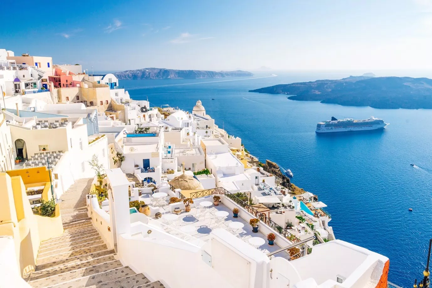 Khám phá Đảo Santorini - Thiên đường của những ngôi nhà màu trắng (Nguồn: Internet)