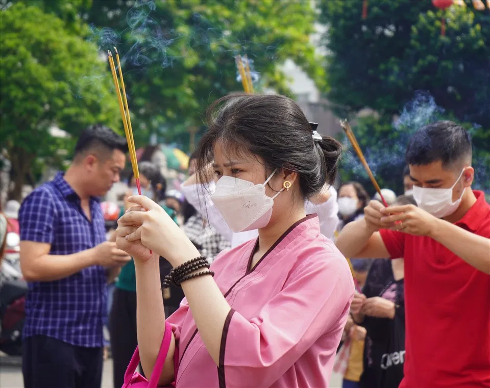 Những điều kiêng kỵ khi đi chùa thắp hương để không phạm sai (Ảnh: Internet)