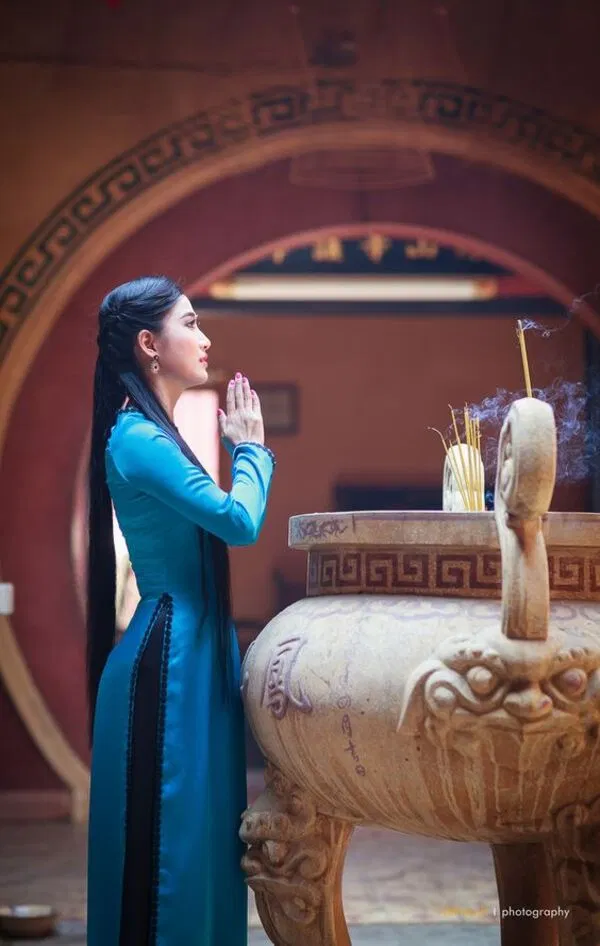 Những điều kiêng kỵ khi đi chùa thắp hương để không phạm sai (Ảnh: Internet)