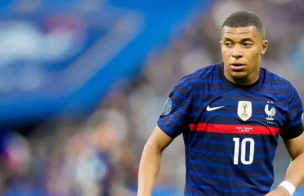 Tiền đạo người Pháp Kylian Mbappé có thể sẽ gia nhập Real Madrid vào cuối năm nay. Liệu điều đó có gây xao nhãng không? (Ảnh: Internet)