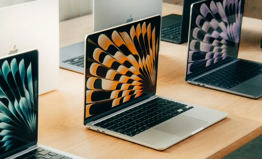 Màn hình của MacBook Air M3 13 inch (Ảnh: Internet) Màn hình của MacBook Air M3 13 inch (Ảnh: Internet)