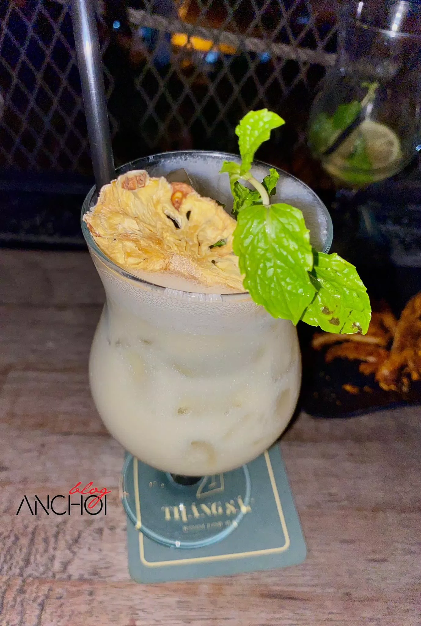 Món Mocktail Pina Coco tại Rooftop Tháng Sáu (nguồn: BlogAnChoi)