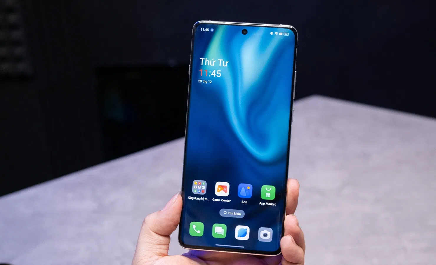 One Plus 12 với độ sáng lên đến 4.500 nits (Ảnh: Internet)
