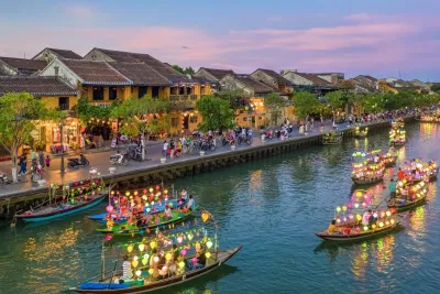 Phố Cổ Hội An - Thành phố cổ đẹp hàng đầu Châu Á (Nguồn: Internet) Phố Cổ Hội An - Thành phố cổ đẹp hàng đầu Châu Á (Nguồn: Internet)