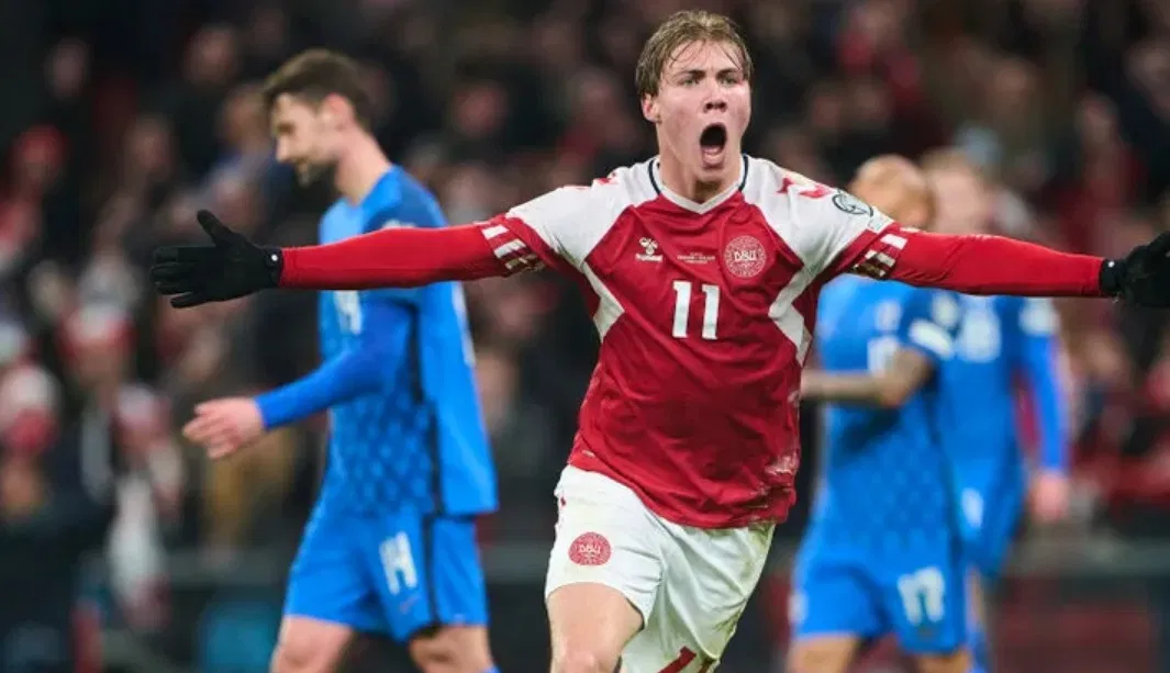 Rasmus Hojlund đã có một khởi đầu chói sáng ở Premier League trong màu áo Manchester United (Ảnh: Internet)