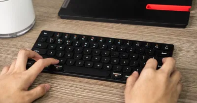 HyperWork HyperOne Gen 2: Bàn phím không dây đa năng, giá tốt cho dân văn phòng bàn phím Cảm giác gõ HyperOne Gen 2 Khung kim loại pin