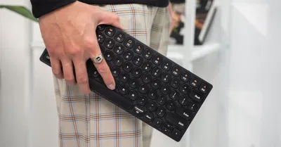 HyperWork HyperOne Gen 2: Bàn phím không dây đa năng, giá tốt cho dân văn phòng bàn phím Cảm giác gõ HyperOne Gen 2 Khung kim loại pin