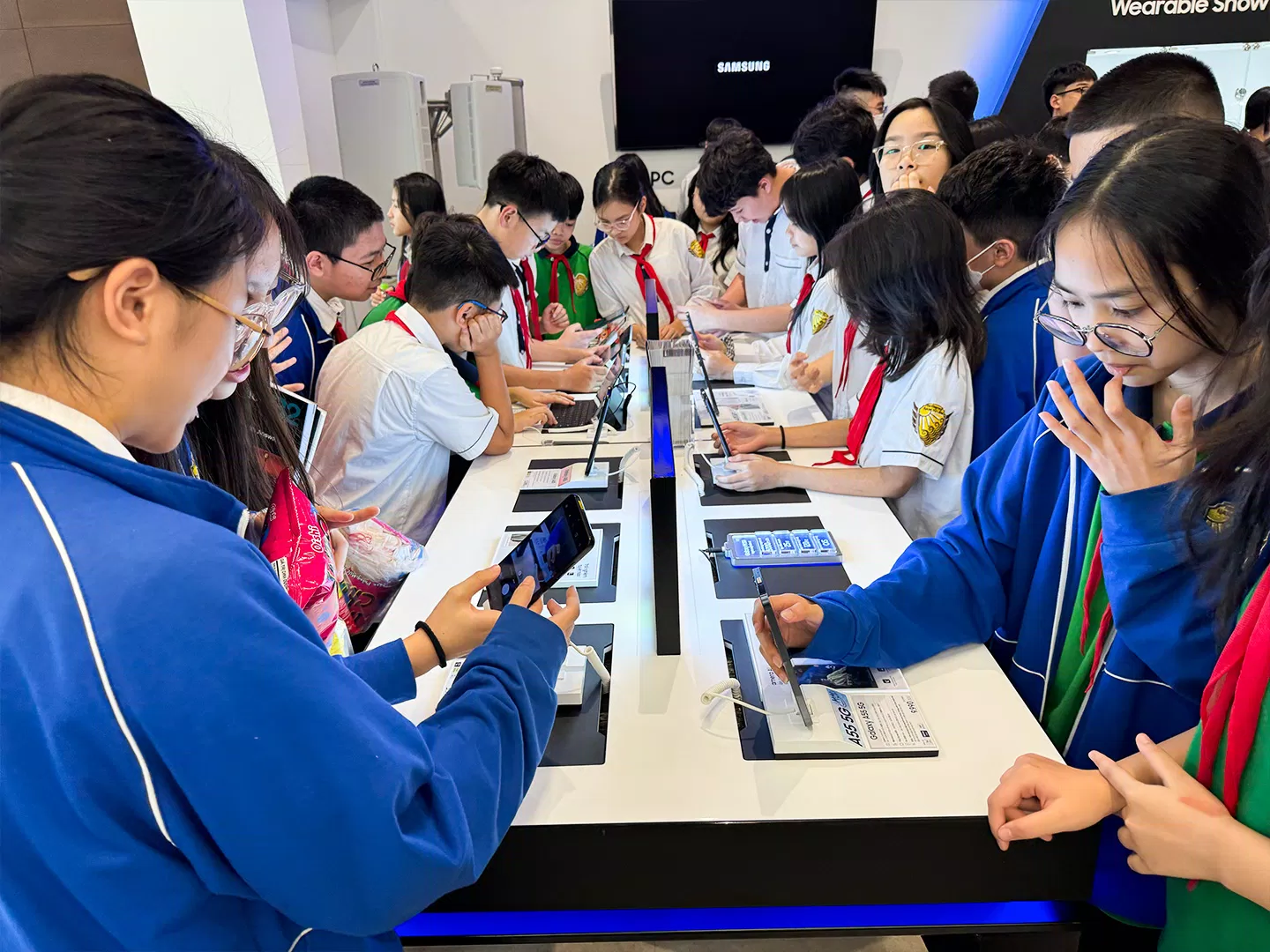 Các bạn học sinh tham gia Solve for Tomorrow (Ảnh: Internet) Các bạn học sinh tham gia Solve for Tomorrow (Ảnh: Internet)