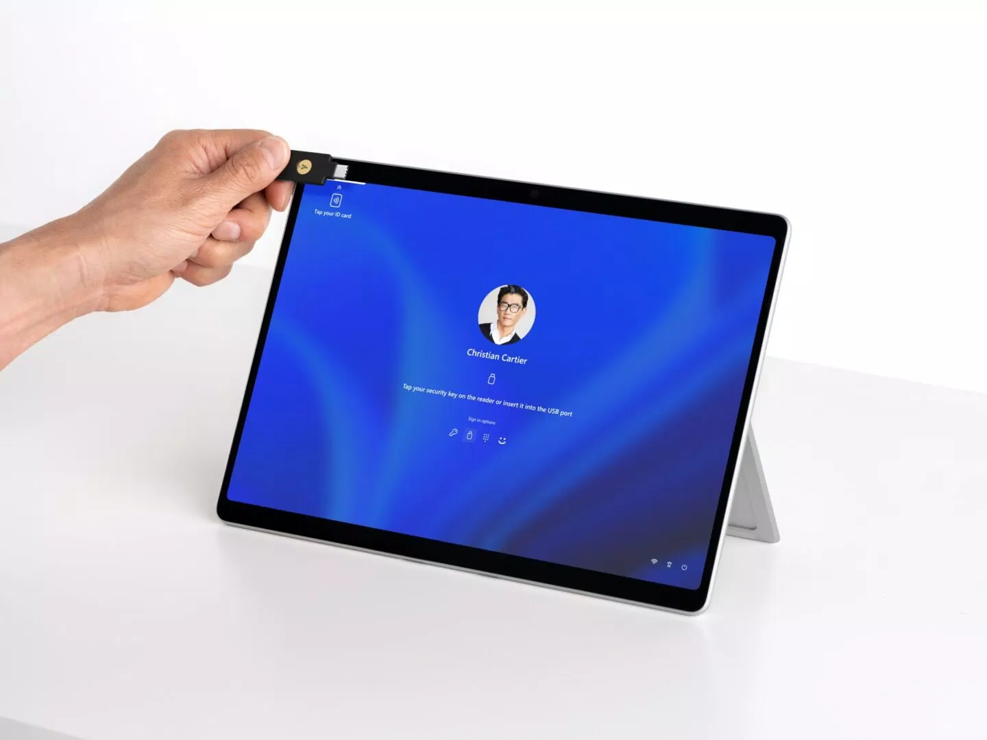 Microsoft ra mắt bản nâng cấp Surface với cấu hình mạnh mẽ, nhưng chỉ dành cho doanh nghiệp cấu hình Microsoft surface Surface Laptop 6 Surface Pro 10 webcam