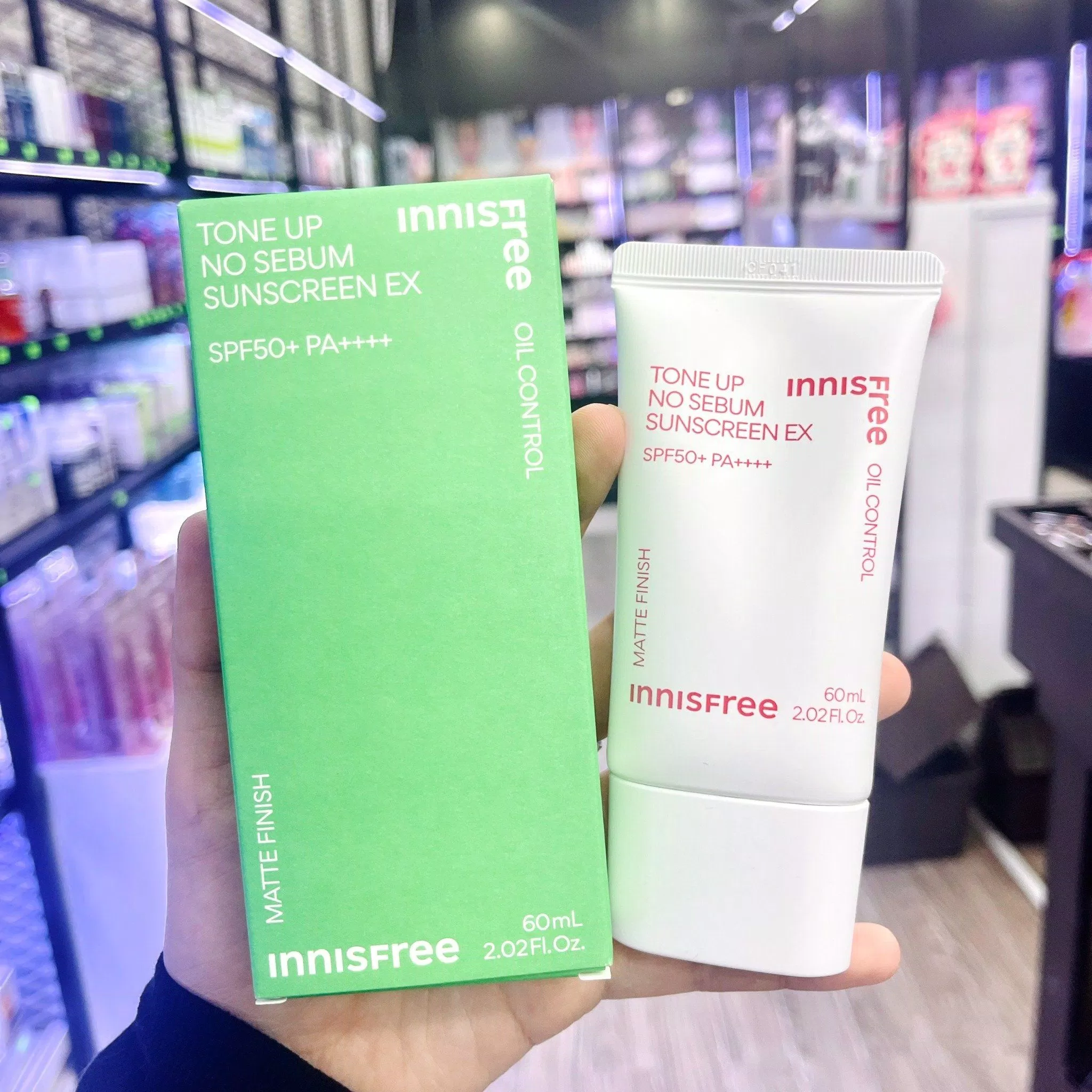 Kem chống nắng nâng tông kiềm dầu innisfree Tone Up No Sebum Sunscreen EX SPF 50+ PA++++ 60 mL (New 2023) (Ảnh: internet)