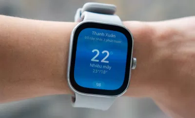 Redmi Watch 4 có viền màn hình hơi dày (Ảnh: Internet)