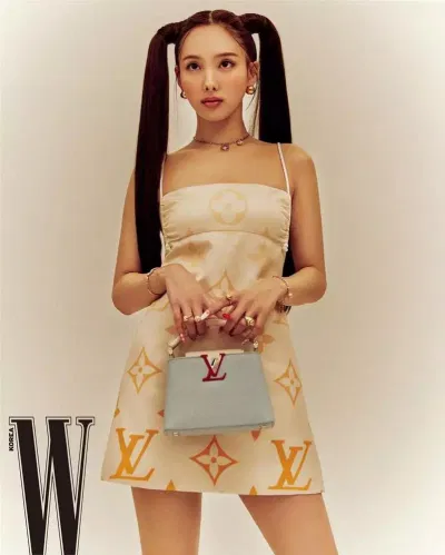 Tại đây, cộng đồng fan KPOP cũng tranh luận về nguyên nhân Nayeon mãi chẳng có danh phận.