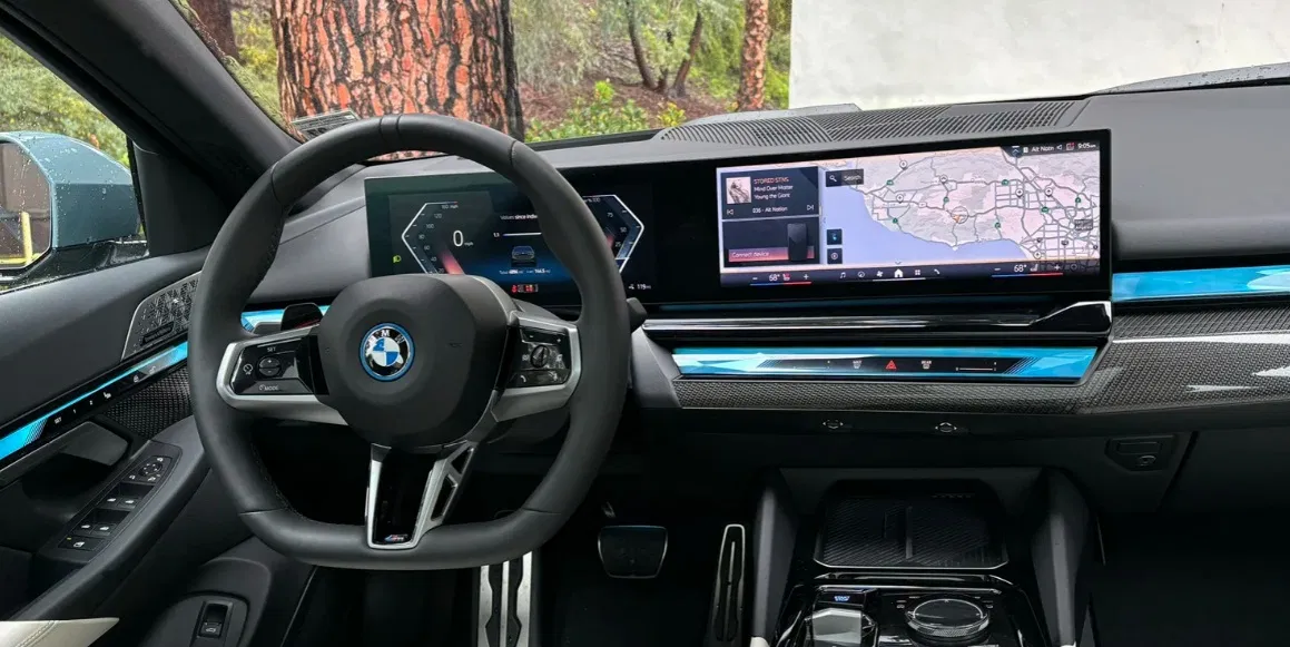 Nội thất của xe BMW i5 (Ảnh: Internet) Nội thất của xe BMW i5 (Ảnh: Internet)