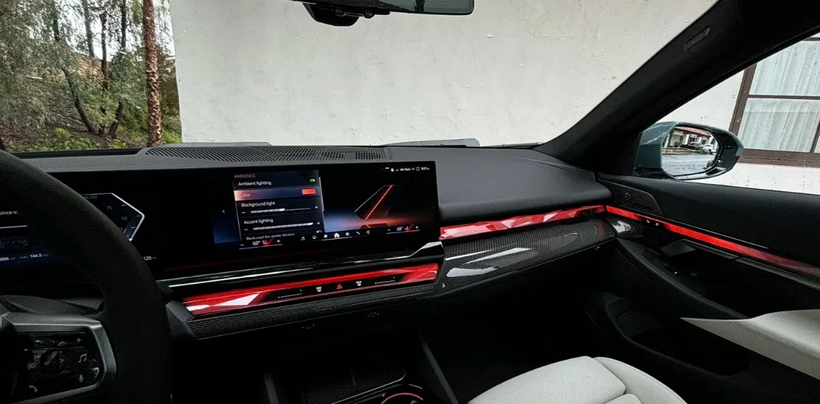Nội thất của xe BMW i5 (Ảnh: Internet) Nội thất của xe BMW i5 (Ảnh: Internet)