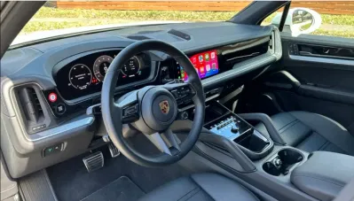 Khoang lái của xe Porsche Cayenne 2024 (Ảnh: Internet) Khoang lái của xe Porsche Cayenne 2024 (Ảnh: Internet)