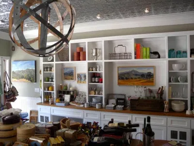 Cửa hàng tổng hợp. (Nguồn: Internet) Cửa hàng tổng hợp. (Nguồn: Internet)