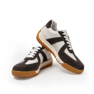 Giày sneaker retro - một biểu tượng của sự quay lại nguồn gốc (Nguồn: Internet)