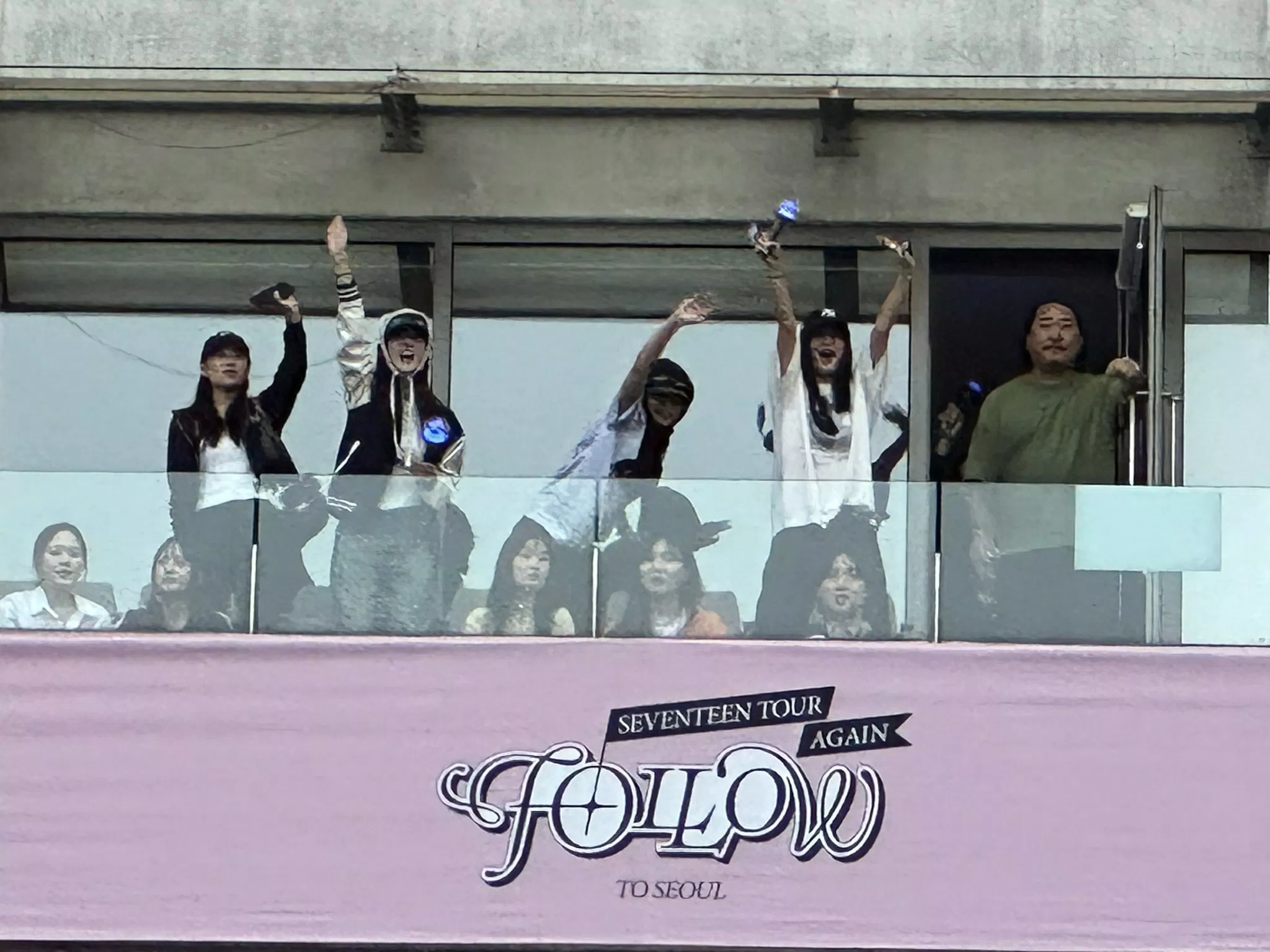 Jennie tham dự concert của SEVENTEEN (Ảnh: Internet)